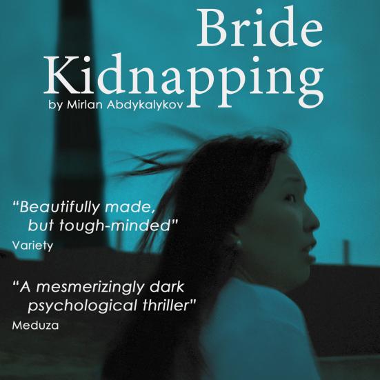 Kvinde der løber og ser sig over skulderen, det en filmforside, hvor der mes store bogstaver står "Bride Kidnapping".